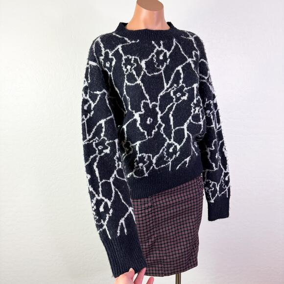 ASTR the Label Saira Floral Fuzzy Wool Blend Sweater Navy Academia Fall sz L NWT - Picture 6 of 11